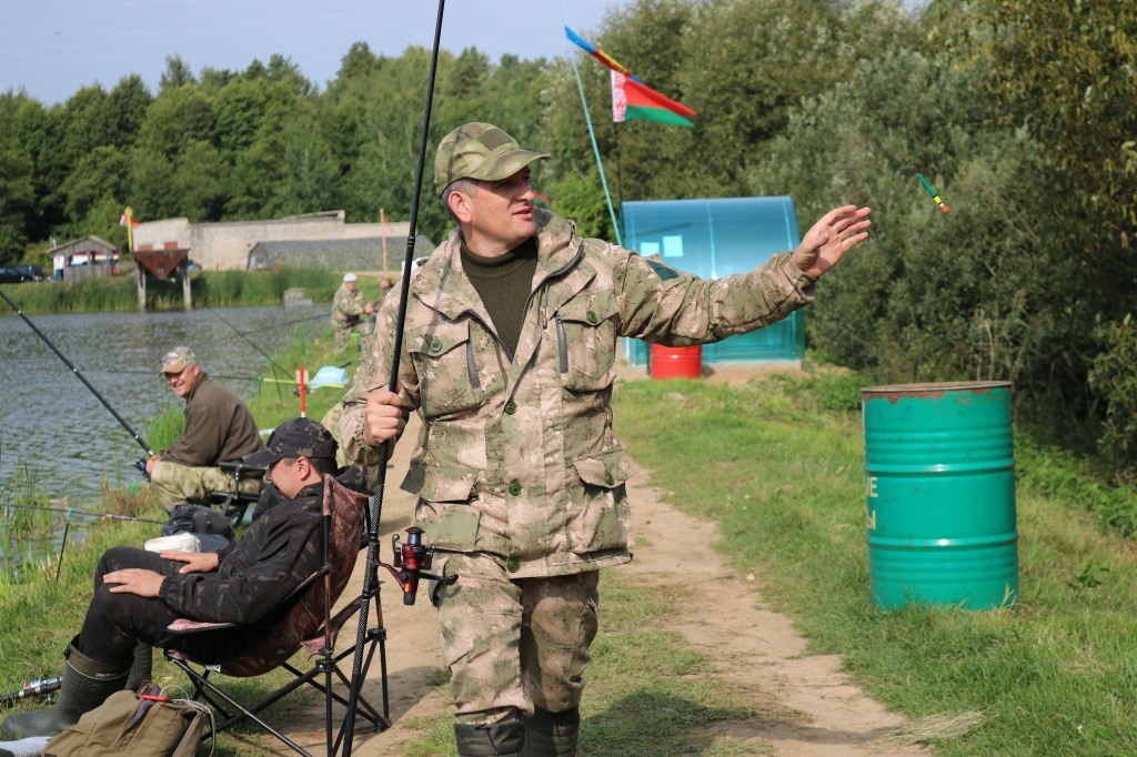 Госинспекция. Рыбака Ролли. Рыбаки заняли место. Побыли в роли рыбаков.