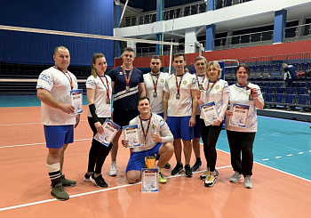 Команда Государственной инспекции на пьедестале